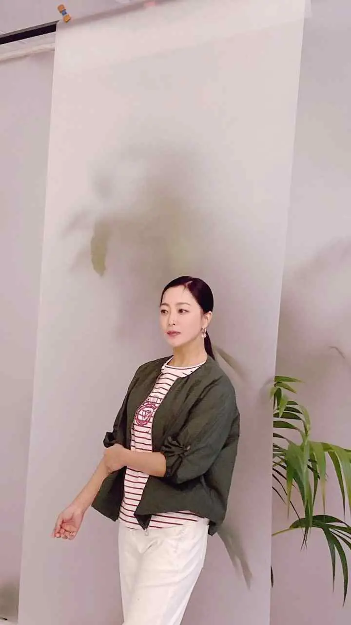 Kim Hee Sun - kim-hee-sun-hot-14.webp